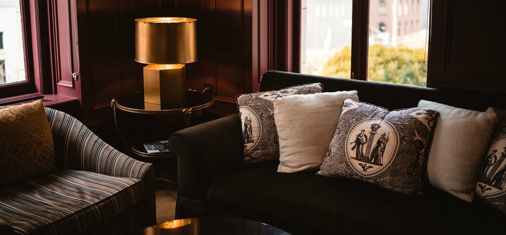 hotelzimmer-1024x477.jpg