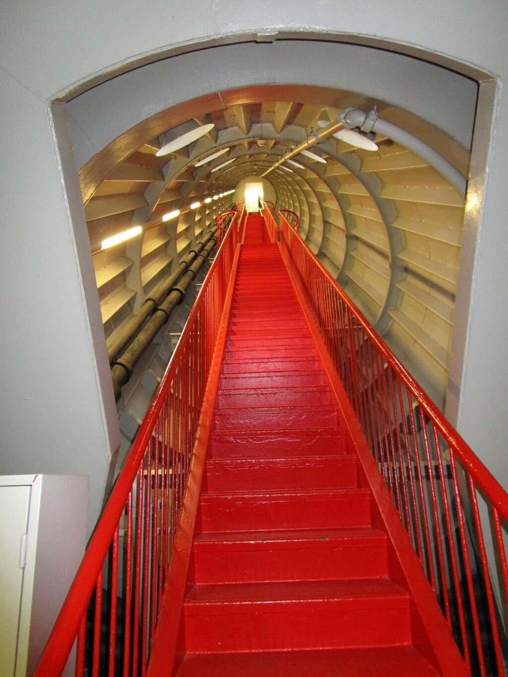 atomium-treppe-768x1024.jpg