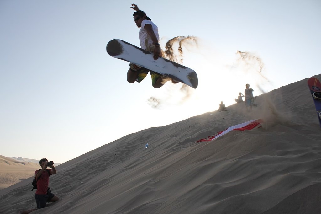 huacachina-sandboarding-1024x682.jpg
