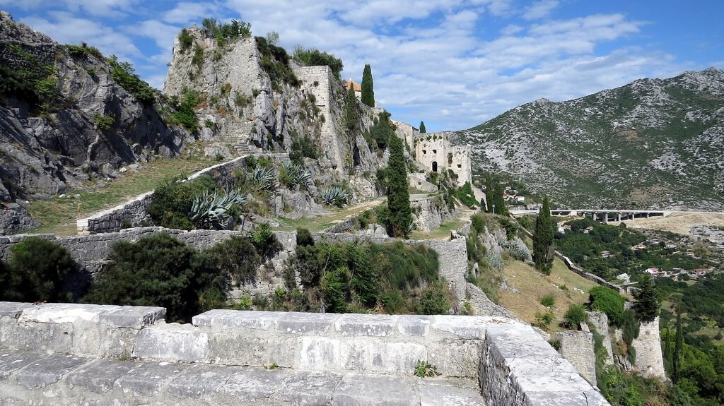 La_Forteresse_de_Kils__Split_CC0.jpg?1545468282