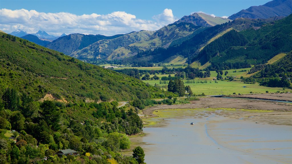 Marlborough showing a bay or harbour, tranquil scenes and mountains