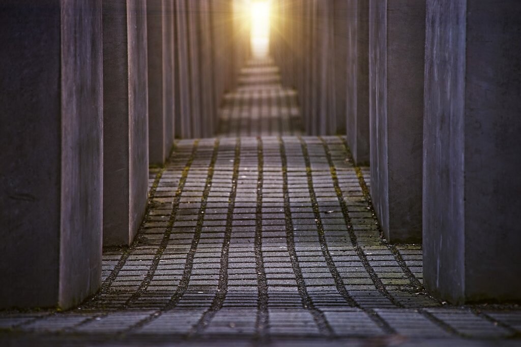 Memorial_al_Holocausto.jpg?1568274649