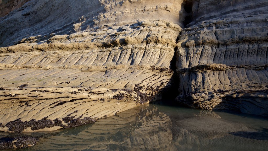 Westport showing rocky coastline