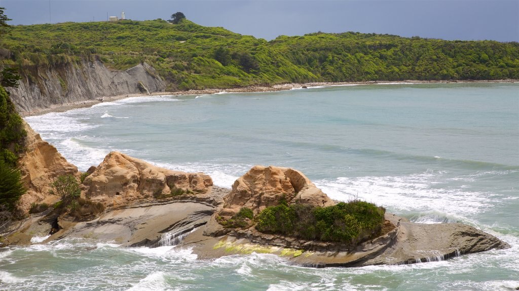 Westport mostrando ondas, paisagens litorâneas e litoral rochoso