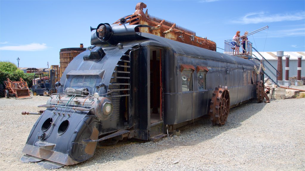 Oamaru showing outdoor art