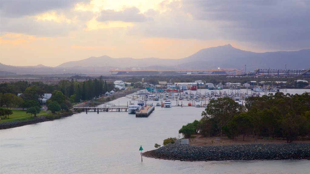 Gladstone Marina som viser en marina