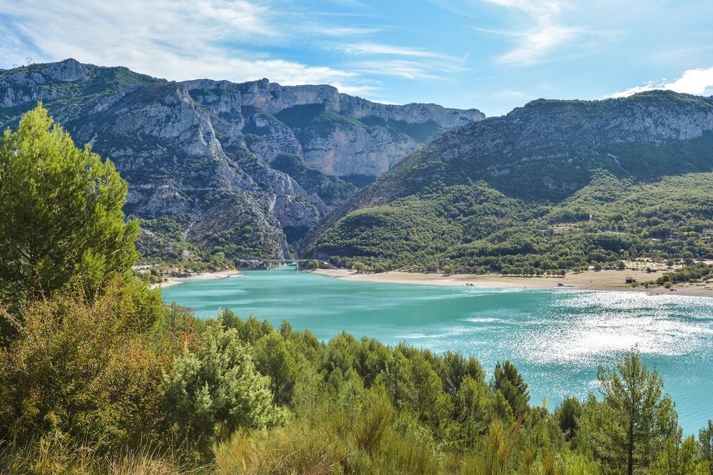 Lac_de_la_Sainte-Croix_CC0.jpg?1545126428