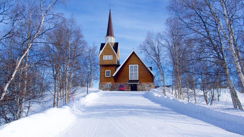 Parroquia de Karesuando mostrando una casa y nieve