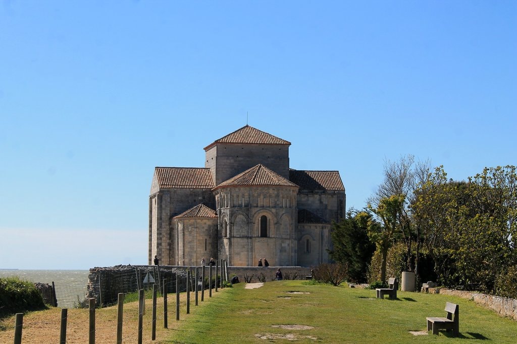 talmont-on-gironde-1387766_1920.jpg?1566120096