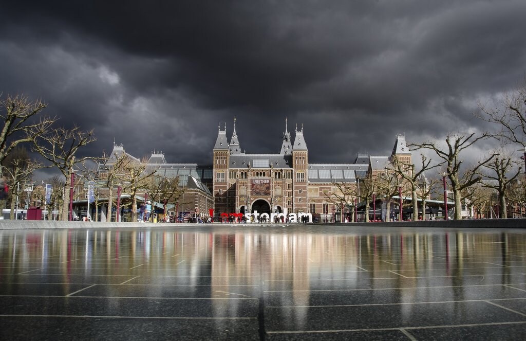 Museumplein_Amsterdam.jpg?1569584426