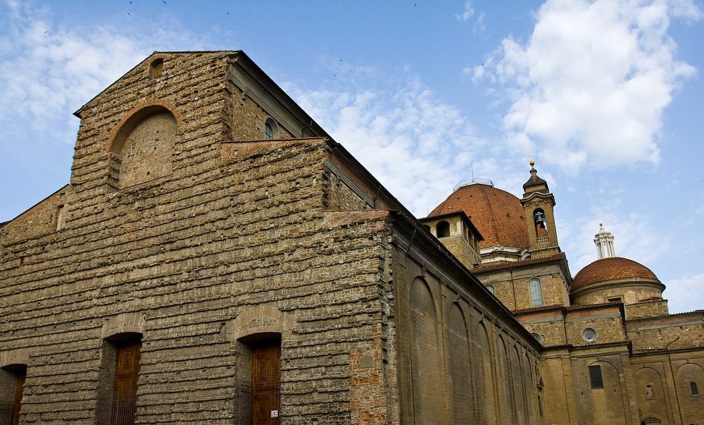 1620px-Basilica_of_San_Lorenzo_Florence.jpg?1569833483