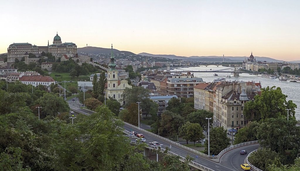 Budapest_in_the_Evening.jpg?1568703853