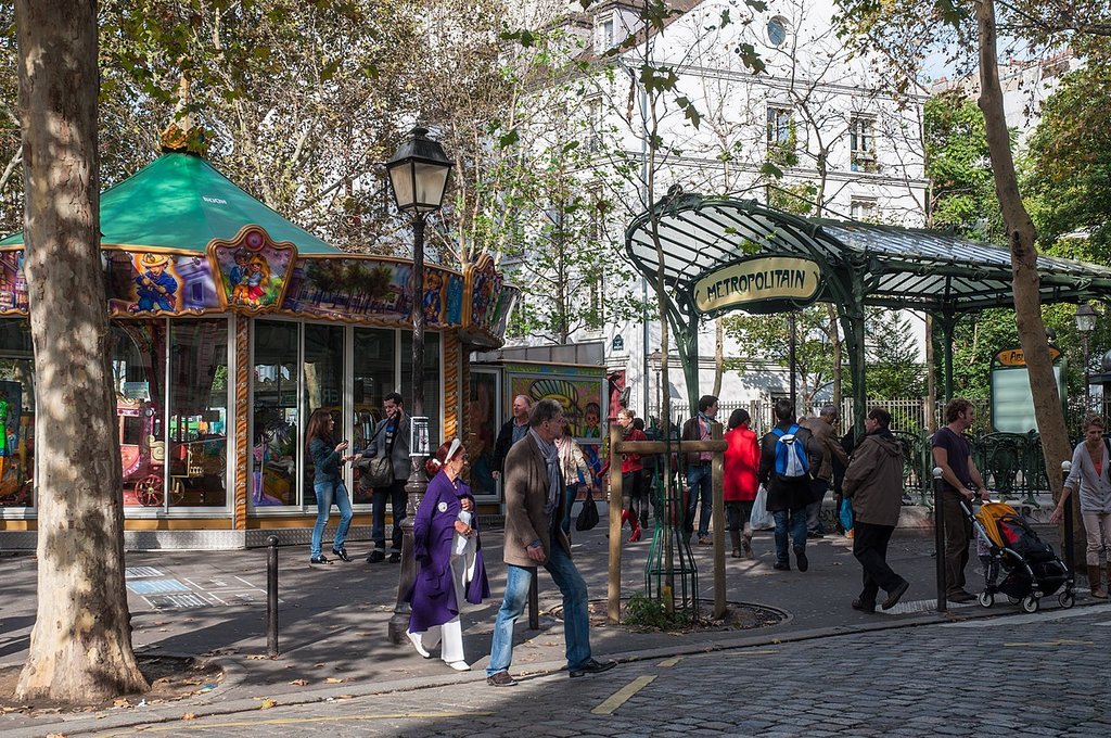 1280px-Abbesses_metro__Paris_18_October_2012_002.jpg?1570709909