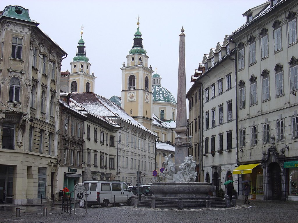 1440px-Ljubljana_Mestni_trg_snow_1.jpg?1569577846