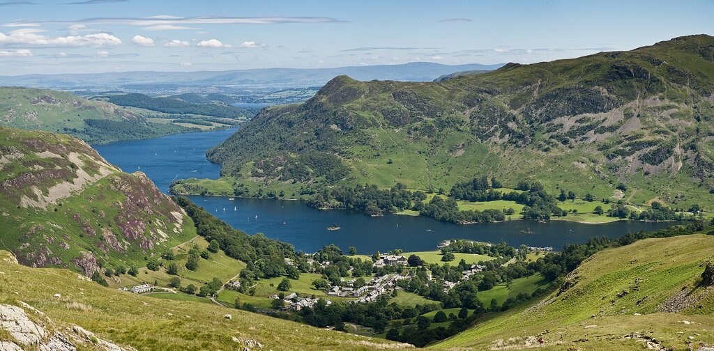 1920px-Glenridding__Cumbria__England_-_June_2009.jpg?1566832372