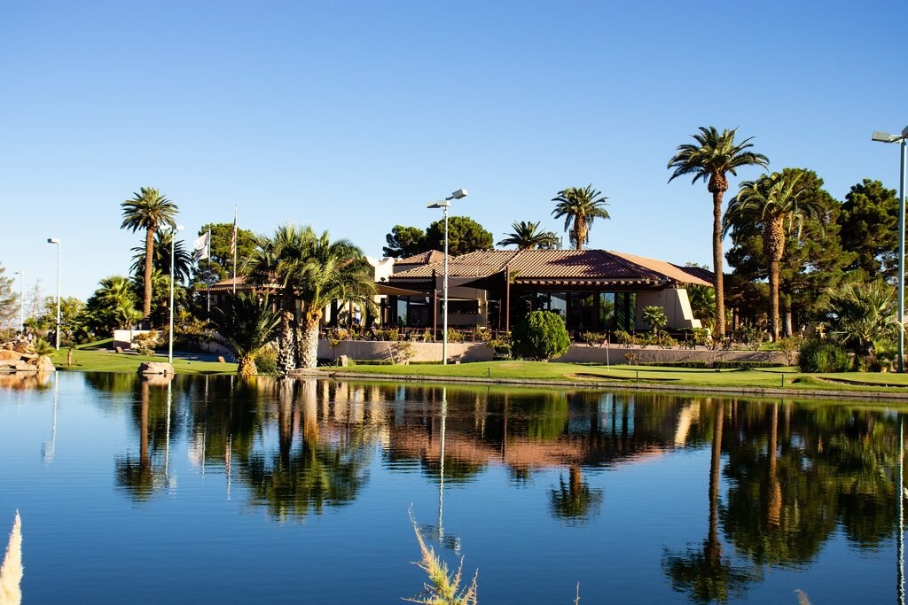 clubhouse-3684847_1920.jpg?1567519620