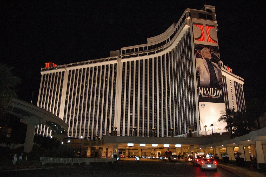 1624px-Las_Vegas_Hilton.jpg?1567519485