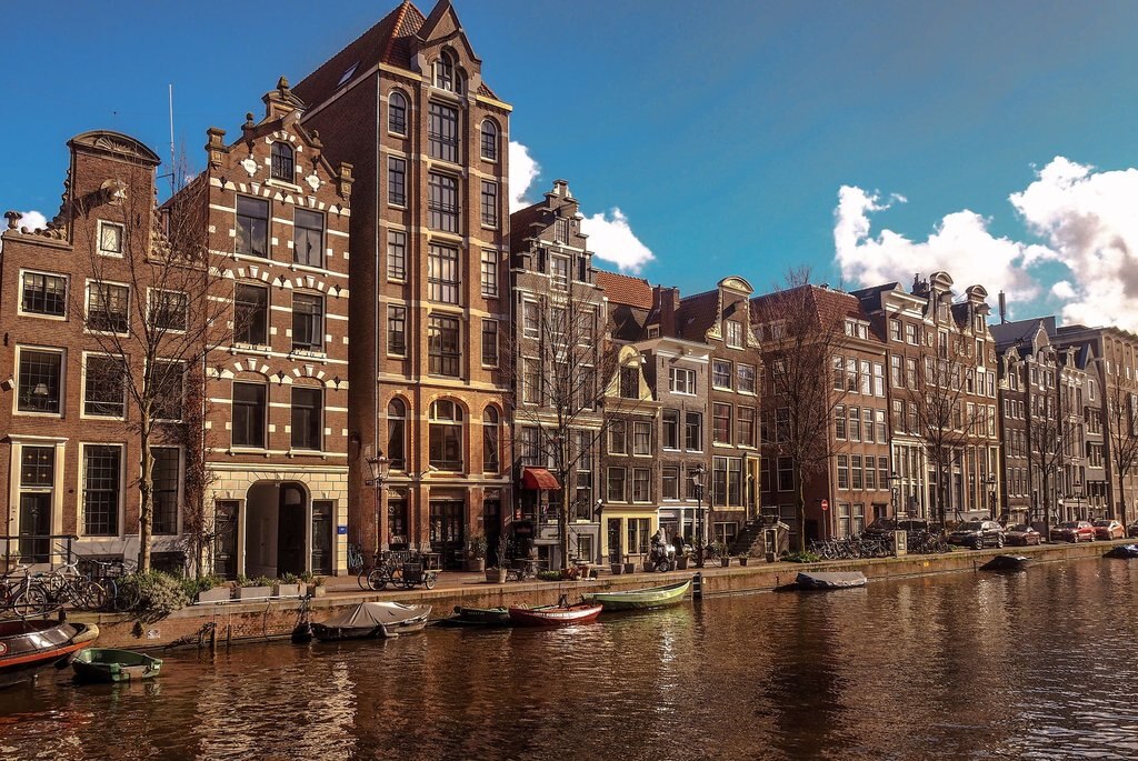 amsterdam-4045137_1920.jpg?1568105946
