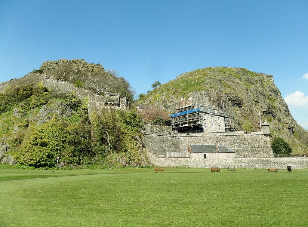 1464px-Dumbarton_Castle_from_the_south.jpg?1568107358
