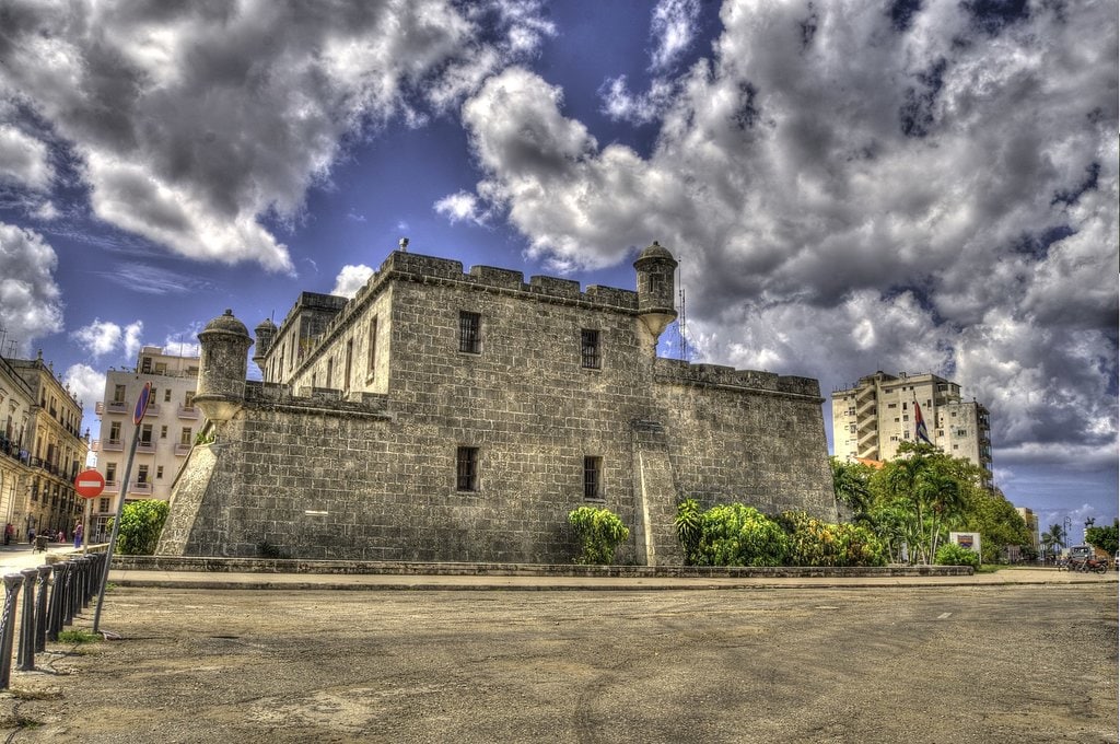 1627px-Castillo_de_San_Salvador_de_la_Punta_-_panoramio.jpg?1570443598