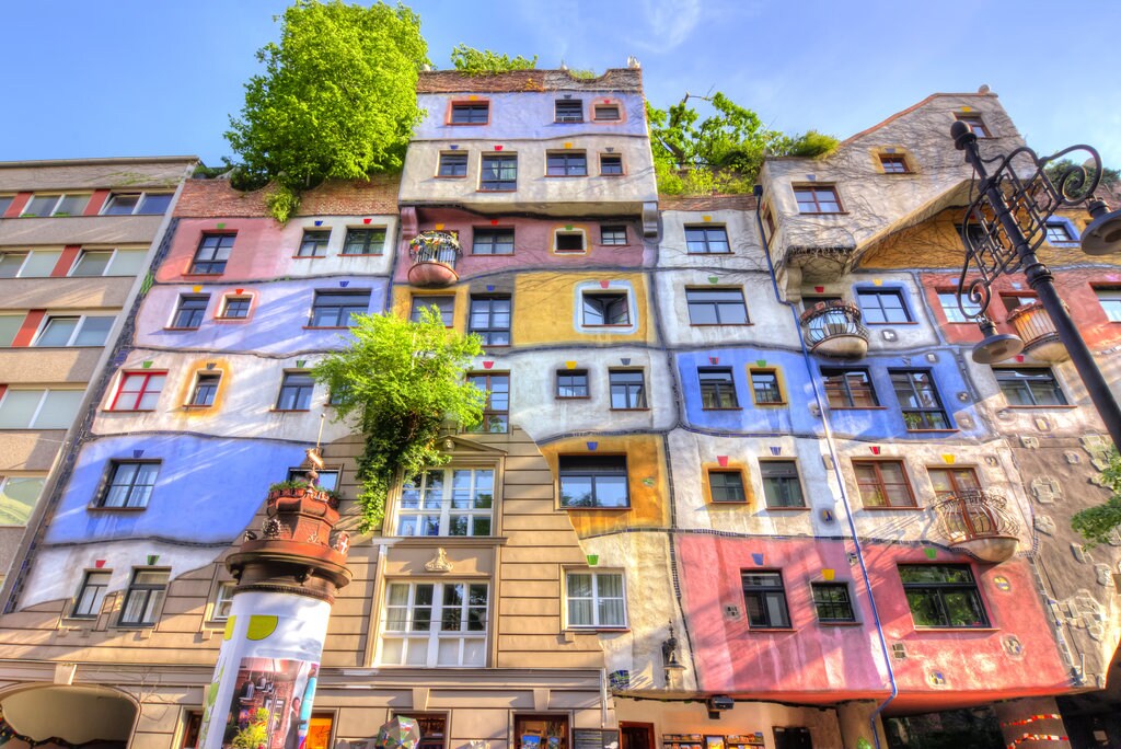 Hundertwasserhaus_AdobeStock_297398204_Editorial_Use_Only.jpeg?1573736363