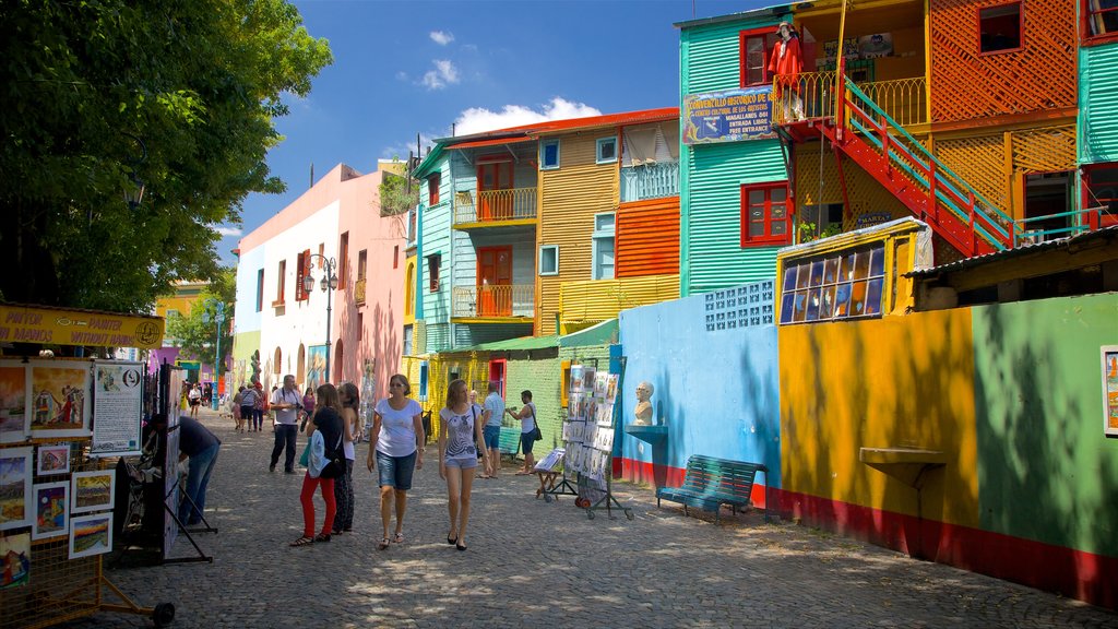 Calle Museo Caminito que inclui arte ao ar livre, cenas de rua e uma casa