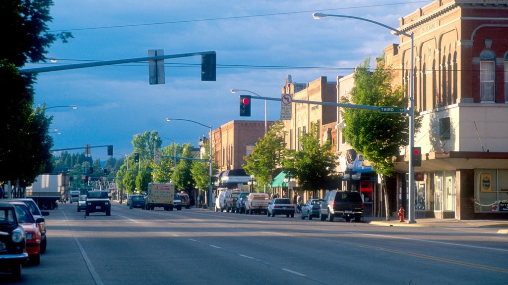 Kalispell featuring street scenes