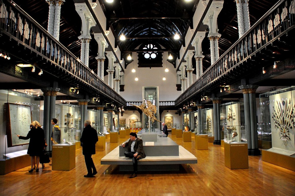 1626px-Main_Hall__the_Hunterian_Museum__Glasgow..JPG?1576684755