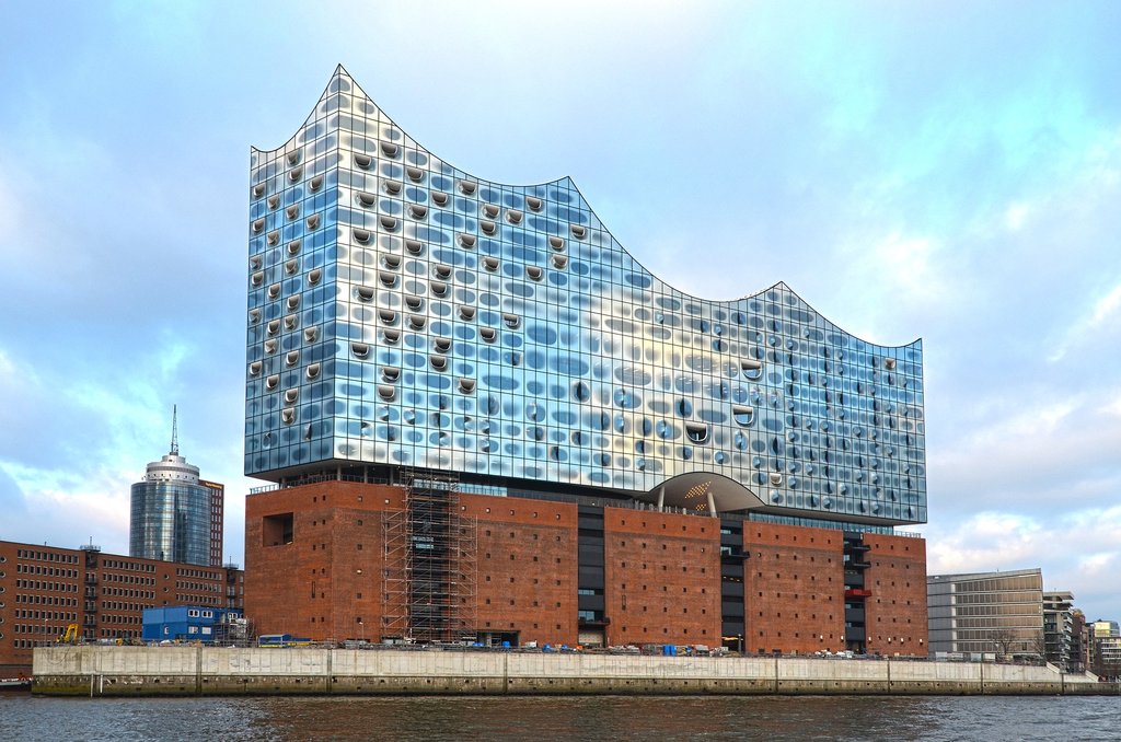 hamburg-elbphilharmonie.jpg?1574700396