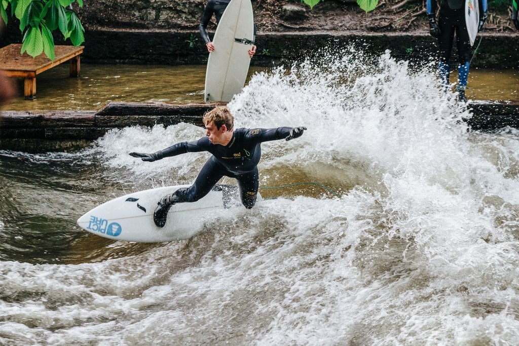 Eisbach-Surfing-in-Munich.jpg?1577804907