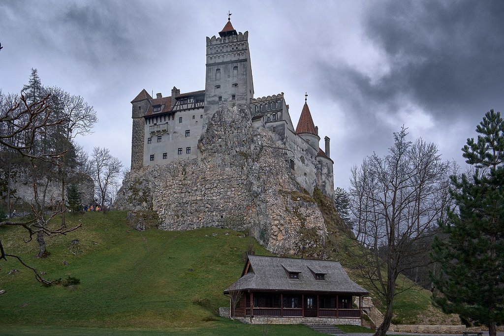 1620px-Bran_castle_%2847626731362%29.jpg?1577442578