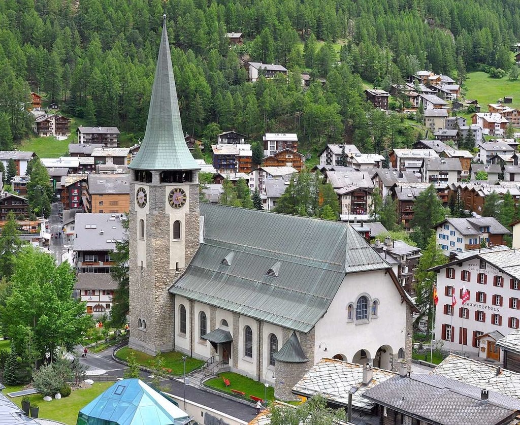 1626px-Pfarrkirche_St_Mauritius_Zermatt_20110605.jpg?1577285480