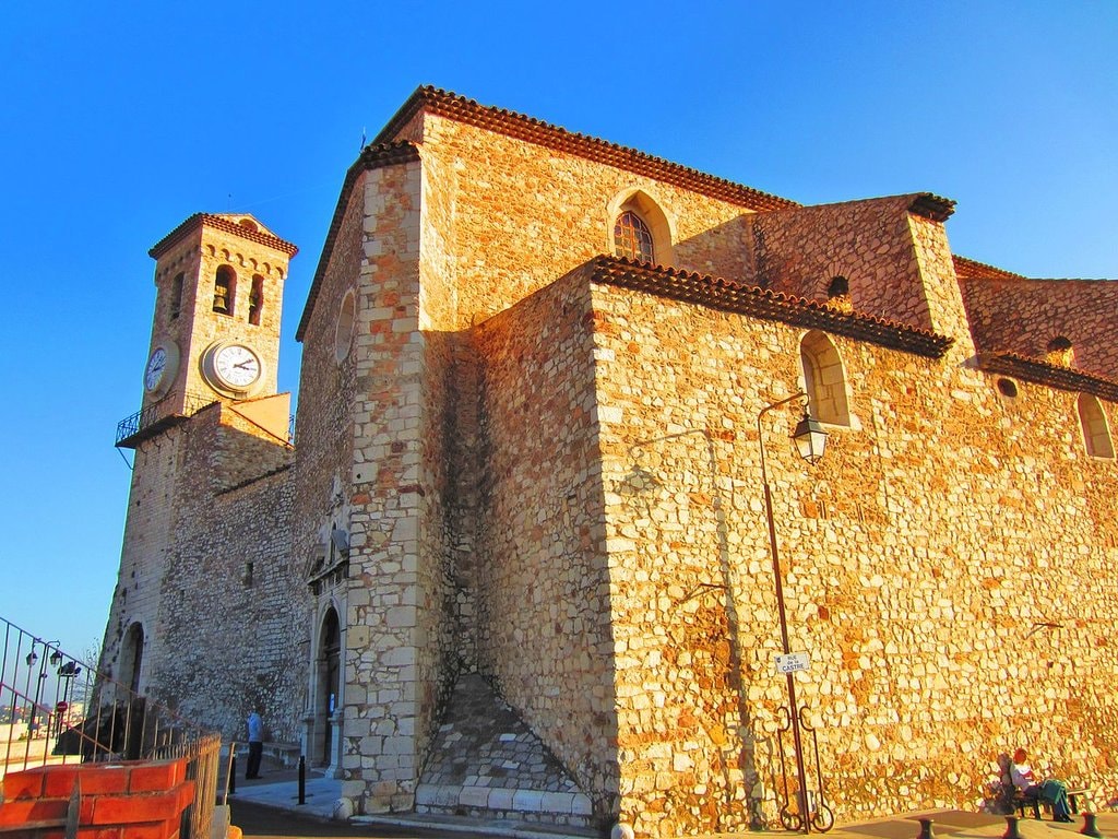 1280px-Eglise_suquet_Cannes.jpg?1579171320