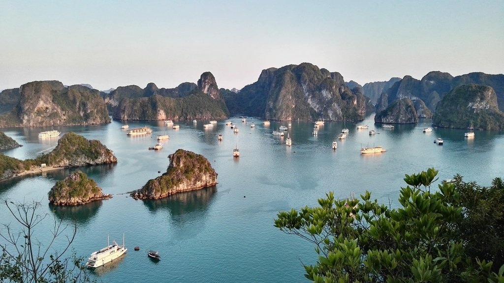 Baie_d'Halong_CC0.jpg?1544194462