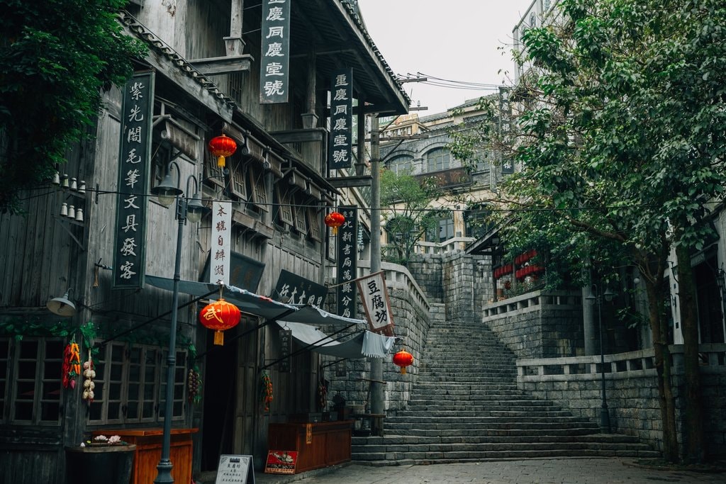 alleyway-haikou-hainan-china.jpg?1579275243