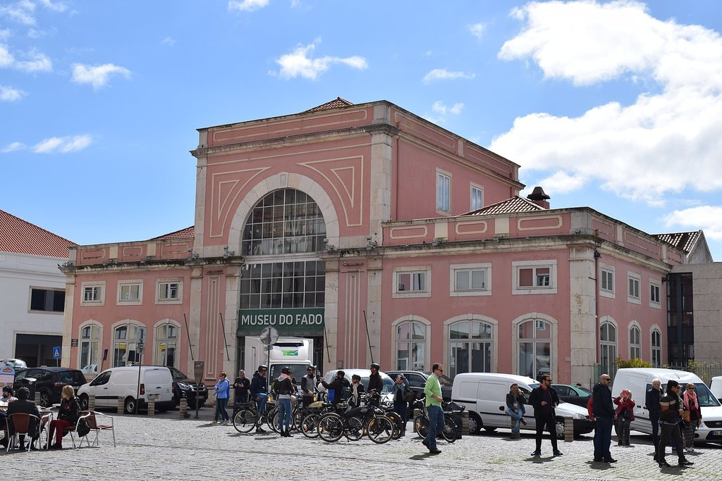 1620px-Museu_do_Fado__Largo_do_Chafariz_de_Dentro_1__1100-139_Lisboa__Portugal.jpg?1580743945