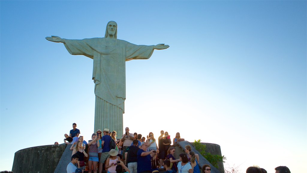 Corcovado featuring a statue or sculpture, a sunset and a monument