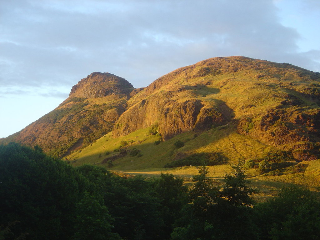 1440px-Edinburgh_Arthur_Seat_dsc06165.jpg?1580829993