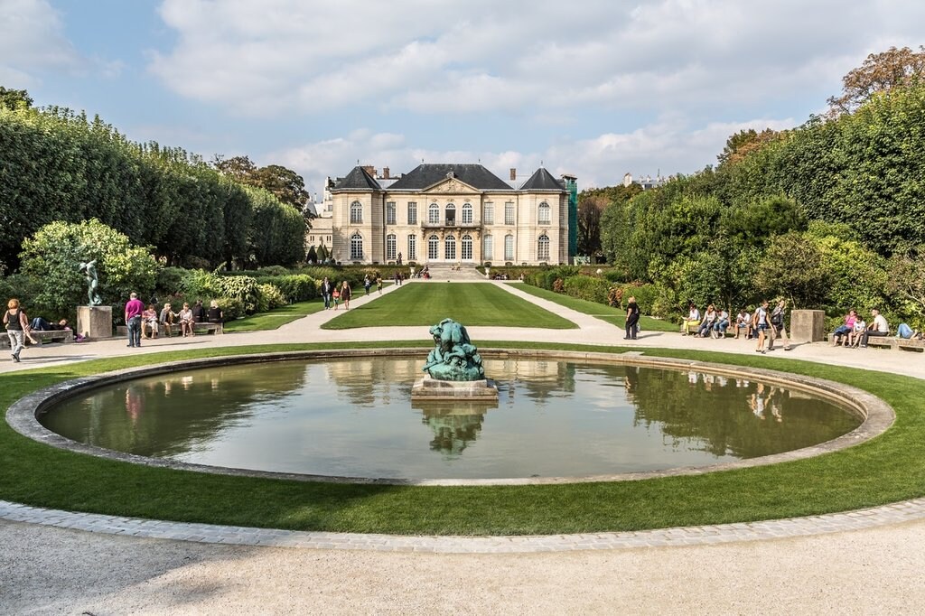 lawn-mansion-chateau-palace-paris-pond-606500-pxhere.com.jpg?1580834662