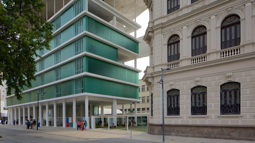 Río de Janeiro que incluye arquitectura moderna y imágenes de calles