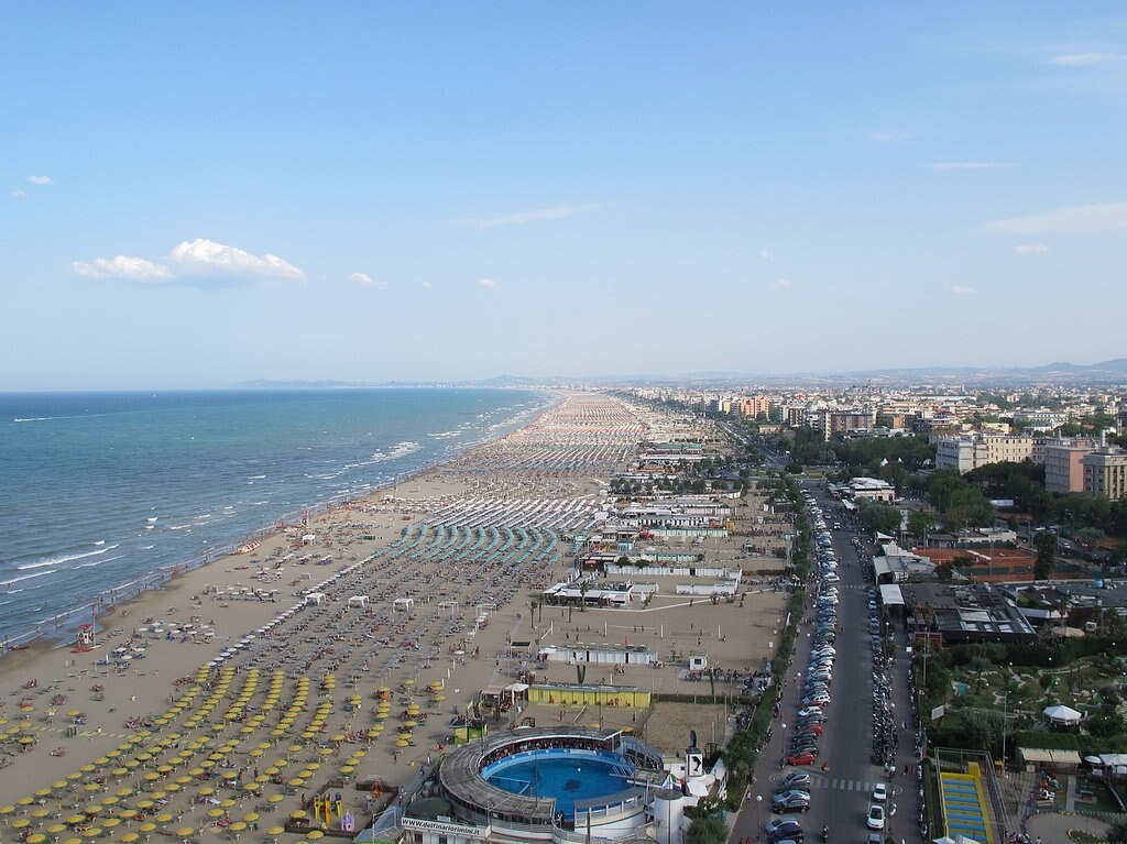 1441px-Beach_of_Rimini_%2814-07-2012%29.jpg?1581071999