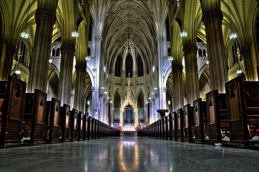 1627px-St._Patrick's_Cathedral_%28New_York%29_1.jpg?1581962435