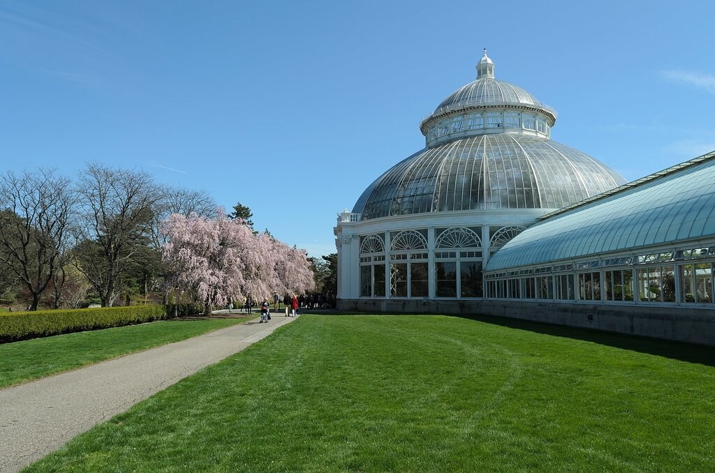 1631px-New_York_Botanical_Garden_April_2015_002.jpg?1581962546