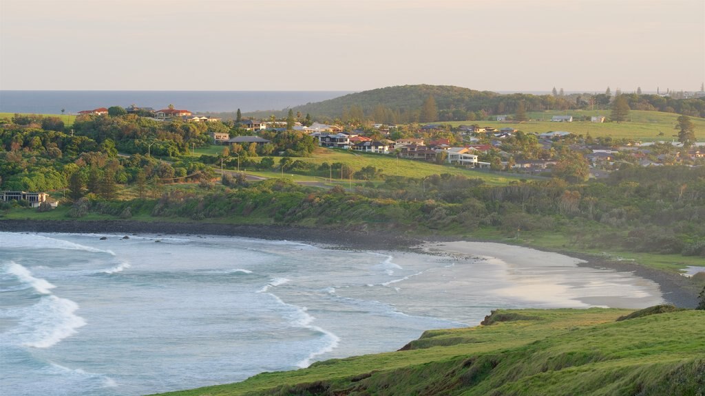 Lennox Head que incluye vista general a la costa