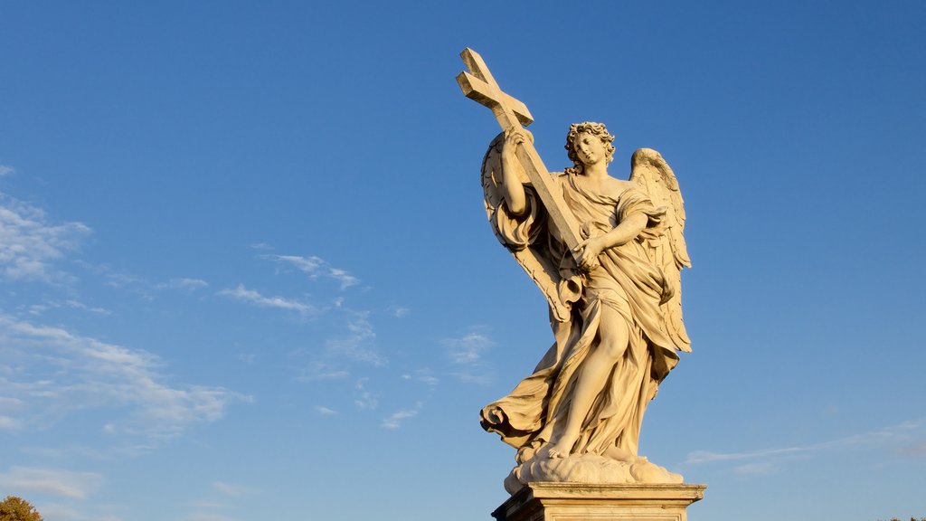 Ponte Sant\'Angelo caracterizando uma estátua ou escultura