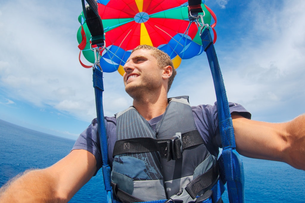 Parasailing.jpeg?1582720326