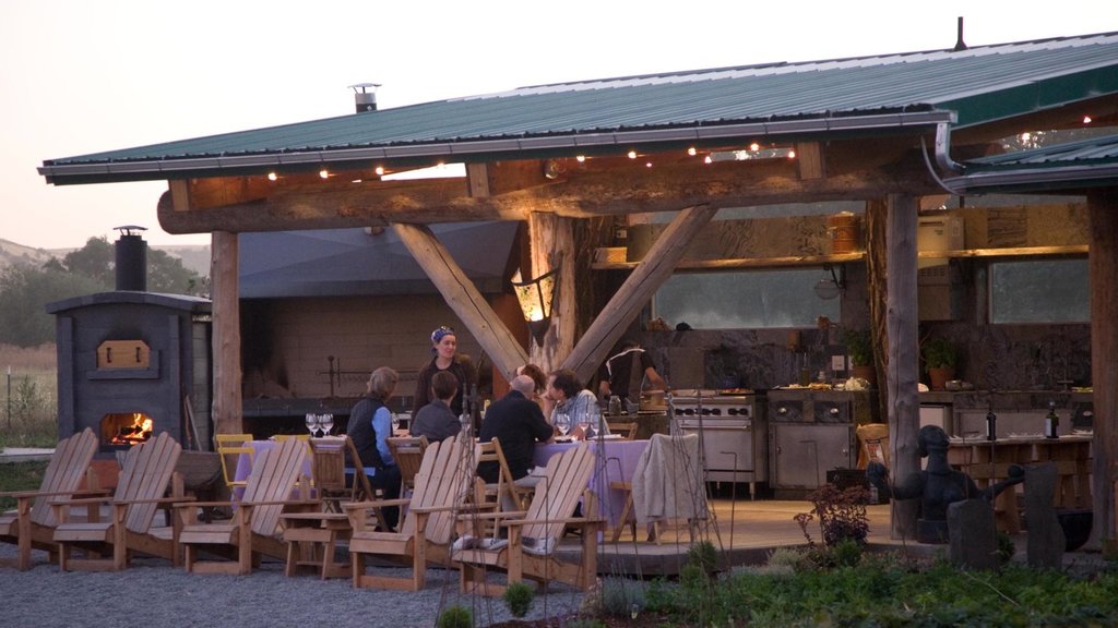 Walla Walla featuring outdoor eating