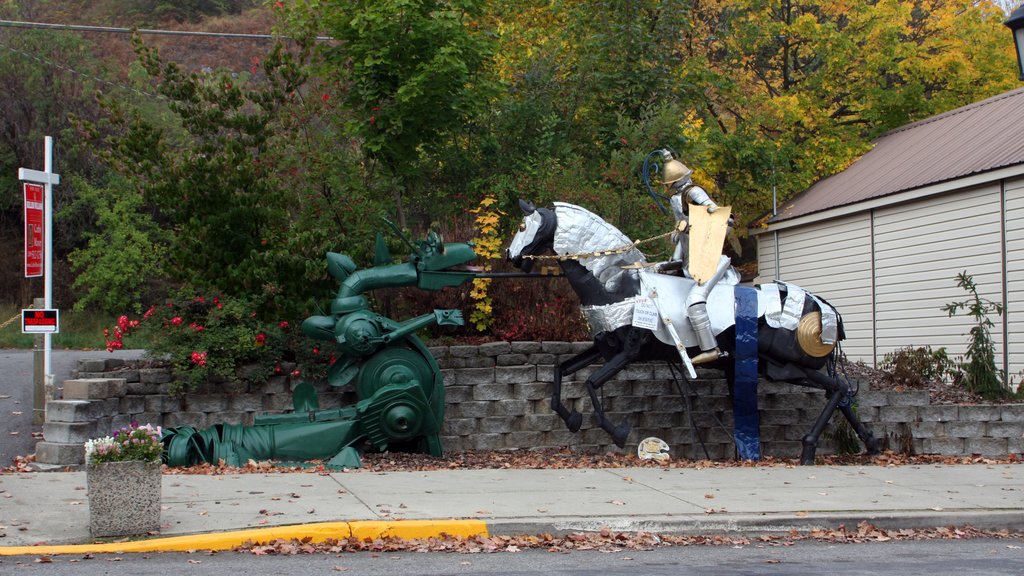 Kellogg which includes outdoor art