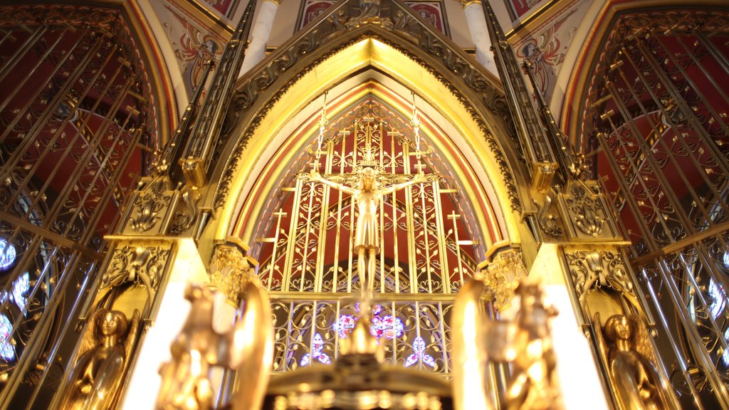 Cathédrale Saint-Helena mettant en vedette église ou cathédrale, vues intérieures et patrimoine historique