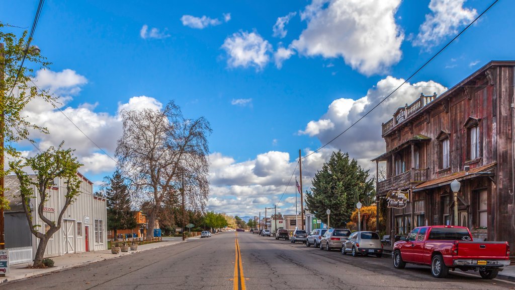 Santa Ynez Valley showing street scenes